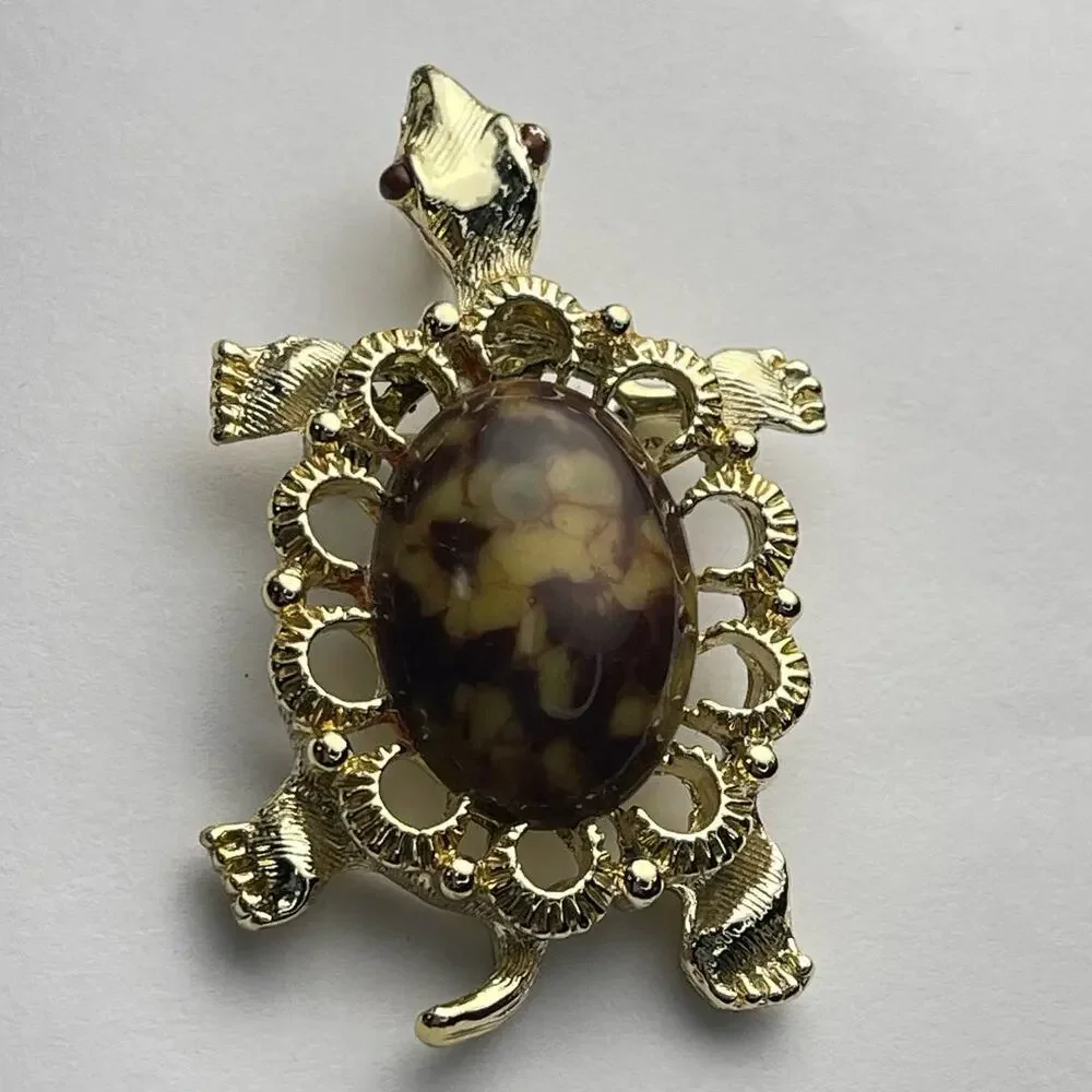 Vintage Brown Stone Cabochon Turtle Brooch Pin Pendant Gold Tone Gerry's 2 1/4